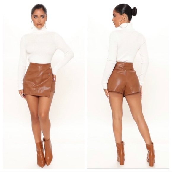 NEW WOMEN’S TRENDY CAMEL BUTTON FRONT FAUX LEATHER SKORT - Picture 1 of 16